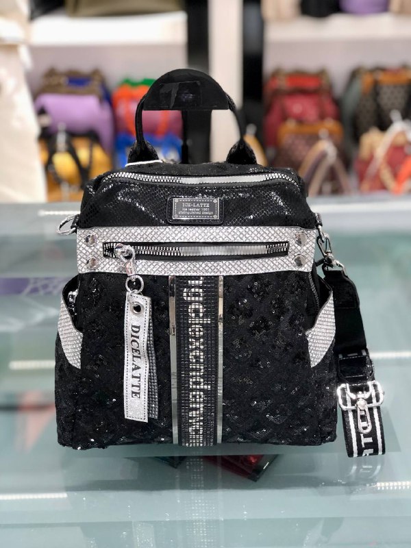 DavidRossi Bag code: a08c12cc1f7847cc961e2f551c935c4f