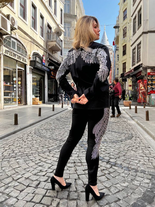 RICH GLAM code: c42ffeb7fc60271778e3a1dbf3102610